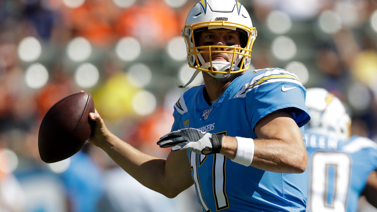 Chargers veteran Rivers set to face Steelers rookie Hodges